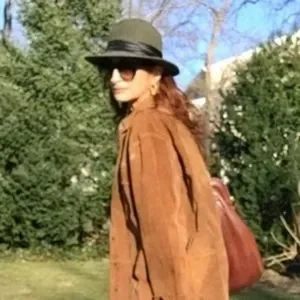 Designer Chloe Danae Oversized Sunglasses- New with Tags Chloe | Accessories | Designer Chloe Danae Oversized  main image 3